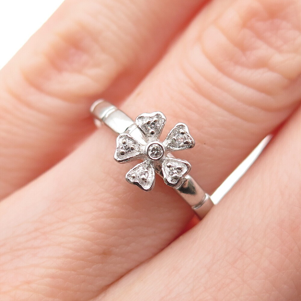 925 Sterling Silver Round-Cut C Z Floral Ring Size 5